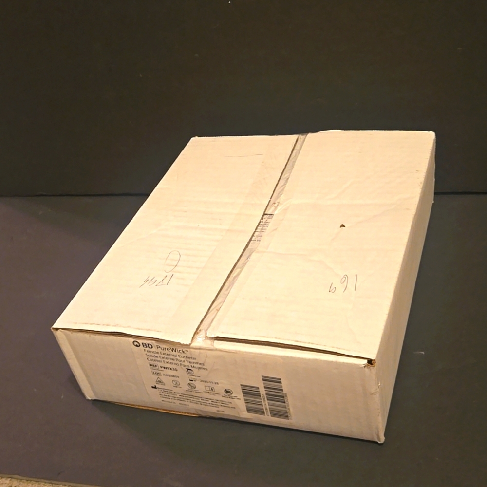NEW BD PUREWICK FEMALE EXTERNAL CATHETERS PWFX30 EXPIRED 30 PCS SEALED IN BOX